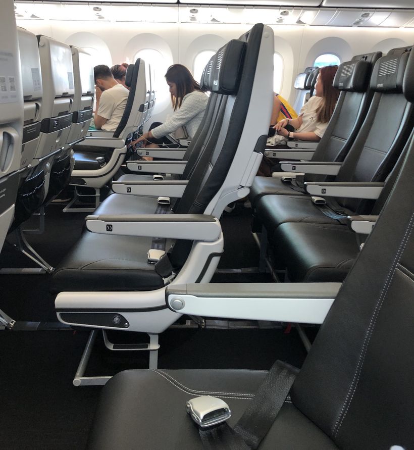 Empty middle rows.